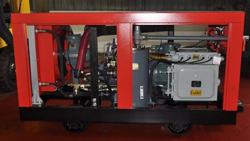 移(yí)動螺杆空壓機MLGF21/8-132G内(nèi)部構造 移動螺杆空(kong)壓機MLGF21/8-132G内部構造