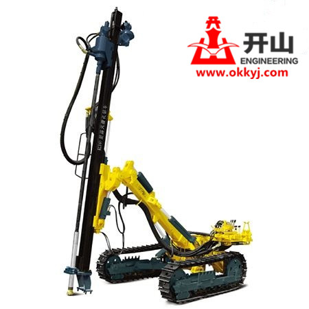 開(kai)山潛孔(kǒng)鑽機助(zhu)力西牛(niu)航運樞(shū)紐工程(chéng)