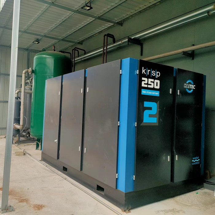 開山(shan)空壓機KRSP2-250W/V助力(lì)新能源行業(yè)節能減排